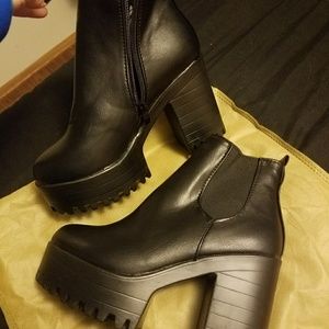 size 6 platform booties